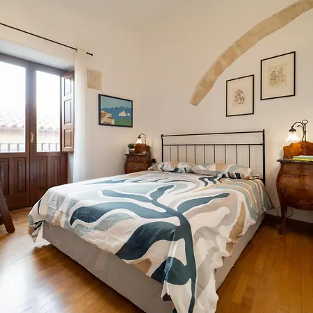 Guesthost - A-mare Ortigia - Palazzo Candido Syracuse