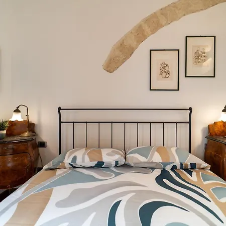 Guesthost - A-mare Ortigia - Palazzo Candido Syracuse